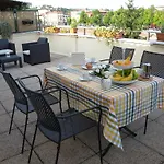 La terrazza sul fiume